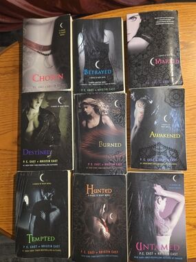 House of Night Paperback Book Lot - P.C. Cast & Kristin Cast - Multiple Titles